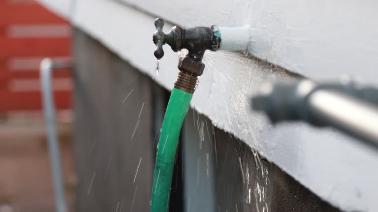 Affordable siding repair and maintenance services in Kronenwetter, WI